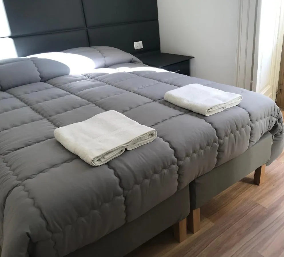 Guest house Motta Palace Apartments & Rooms Motta Sant' Anastasia Italy