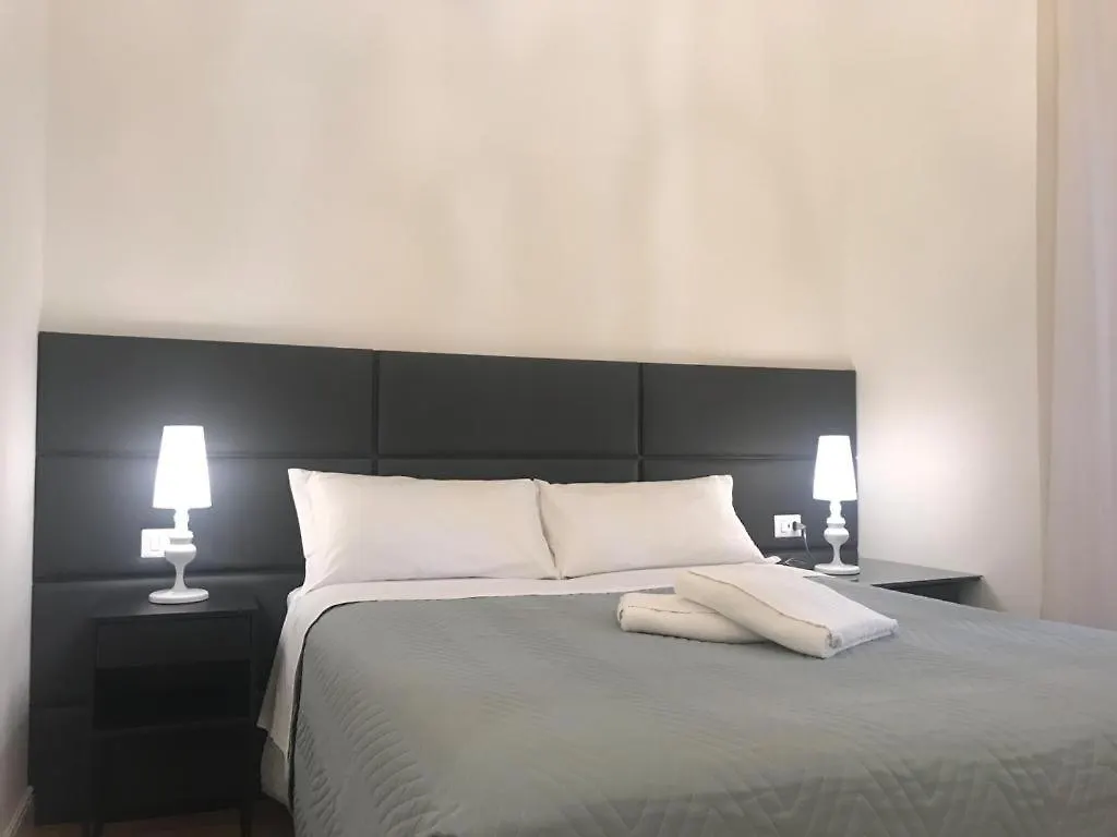 Guest house Motta Palace Apartments & Rooms Motta Sant' Anastasia