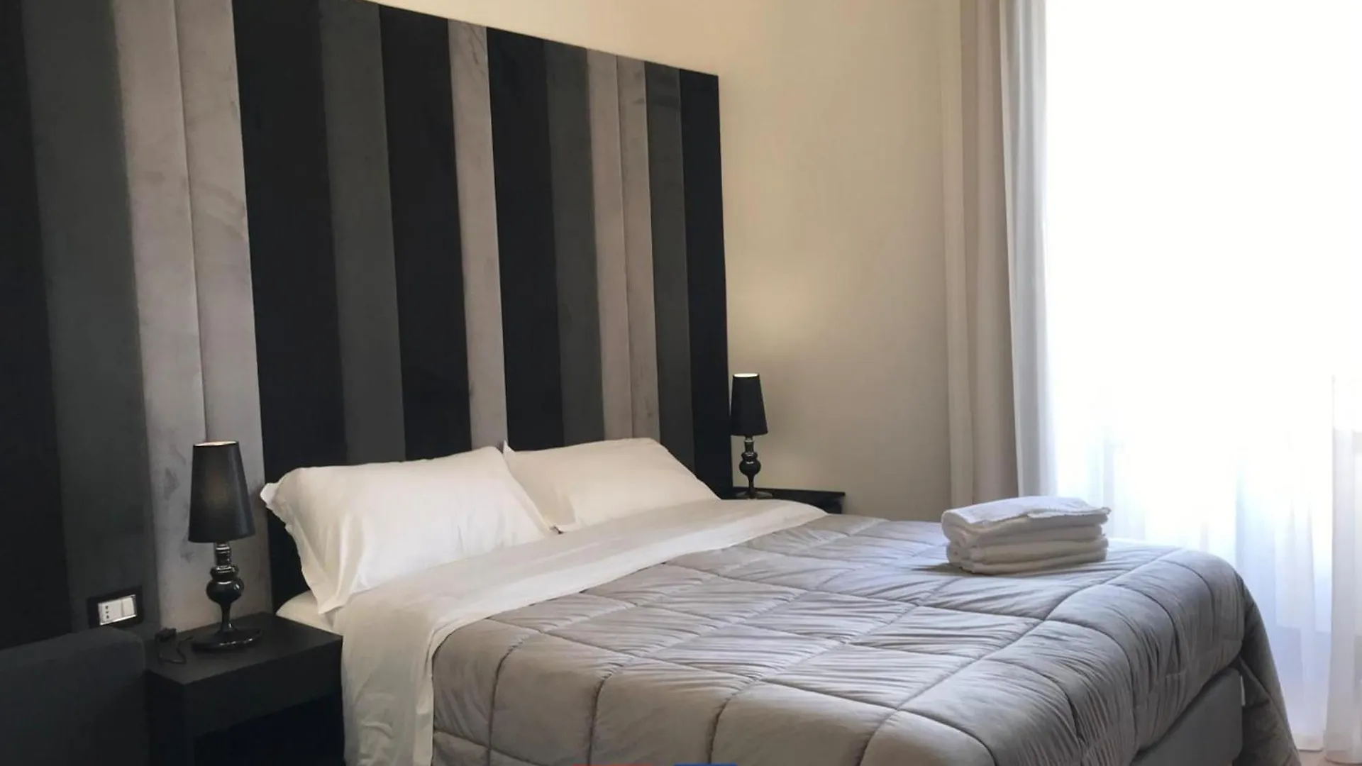 Motta Palace Apartments & Rooms contacts